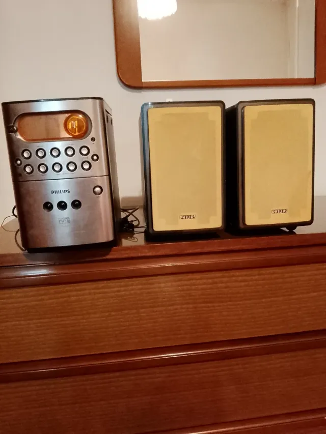 Stereo Philips con bocinas