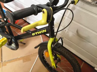 Bicicleta infantil Btwin negra y verde