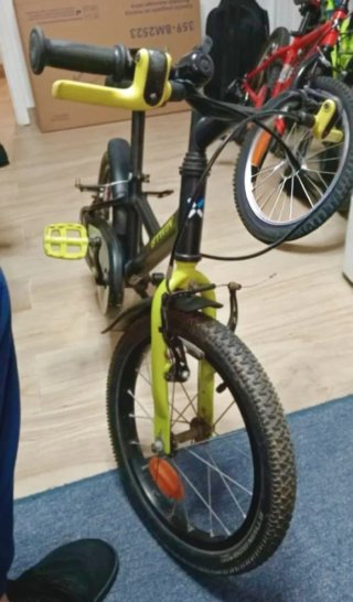 Bicicleta divertida infantil Btwin negra  amarilla