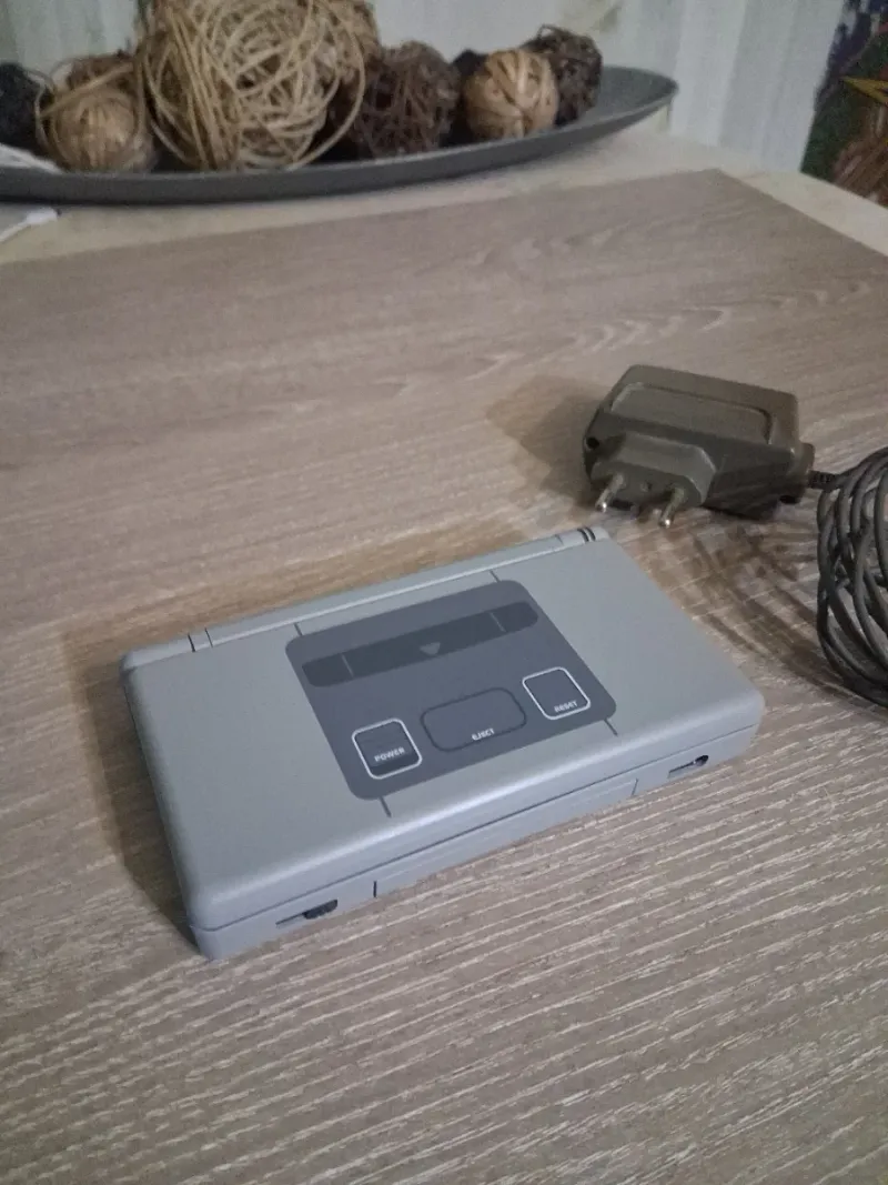Nintendo DS Lite Gris - Homenaje SNES afbeelding 2