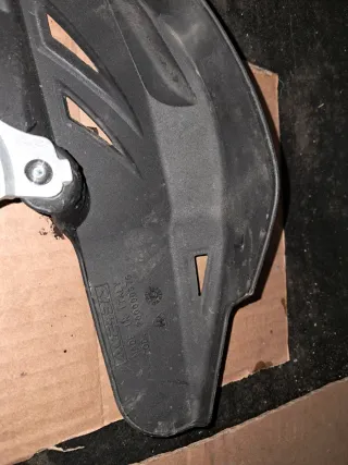 Protector disco delantero Acerbis.