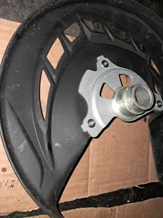 Protector disco delantero Acerbis.