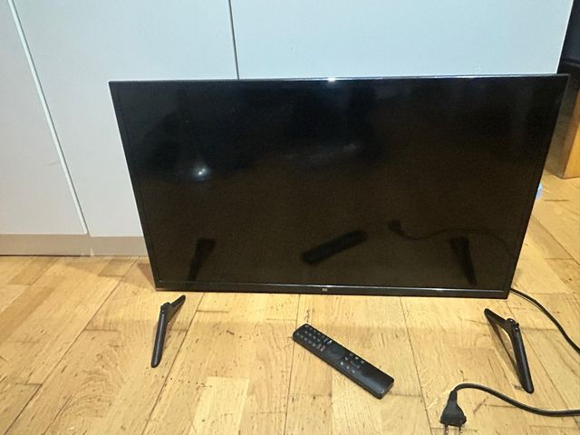 Televisor Negro con Mando y Pies Xiaomi