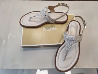 Sandalias Michael Kors Beige y Blancas