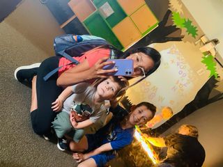 Niñera// Babysitter