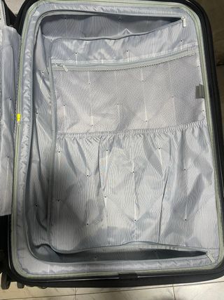 Maleta Delsey Gris Rígida con Ruedas