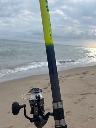 Carrete de pesca mas caña con funda