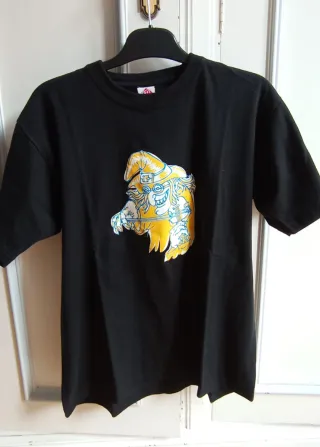 Camiseta negra de concierto "Mago de Oz". T-L.