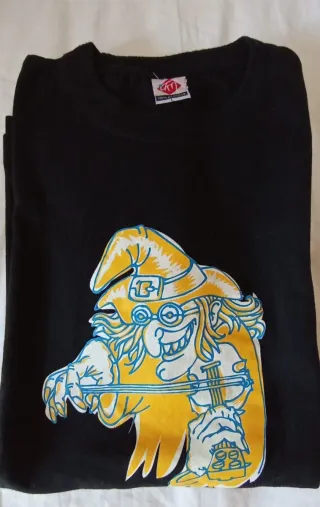 Camiseta negra de concierto "Mago de Oz". T-L.