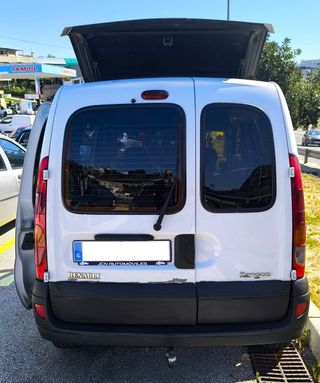 Renault Kangoo 1.5 DCI doble puerta lateral.