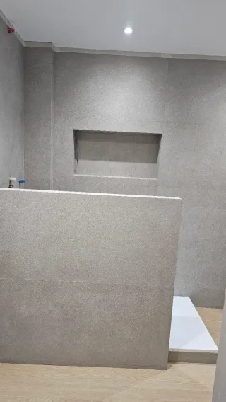 Alicatados de baños, suelos,alisado,pintura,pladur