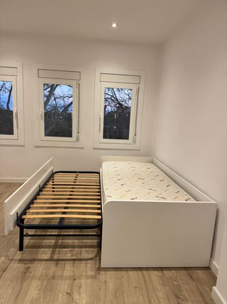 Estructura de diván con cama nido de IKEA, en exce
