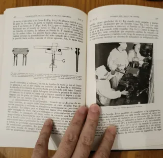 Transfusión de sangre. Libro medico antiguo 1953