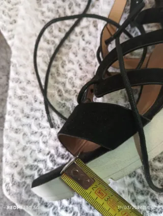 Sandalias cuña negras y beige talla 39