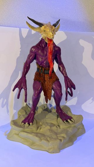 Figura Monstruo Morado con Base