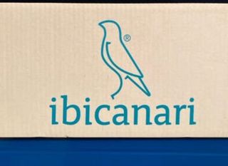 Lotto di 24 vasche per uccelli