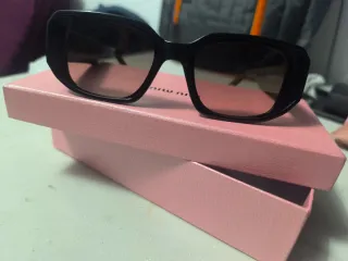 Gafas de sol Miu Miu rosas y marrones