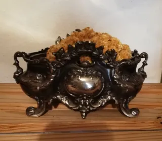 Centro de mesa metálico decorativo