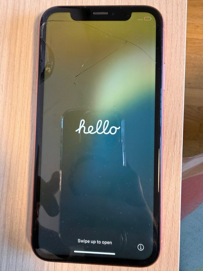 iPhone XR 64GB Rojo afbeelding 2