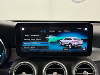 Mercedes GLC Coupé 2021 300e 320cv AMG LINE 4MATIC