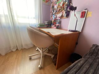 Mesa de estudio de madera