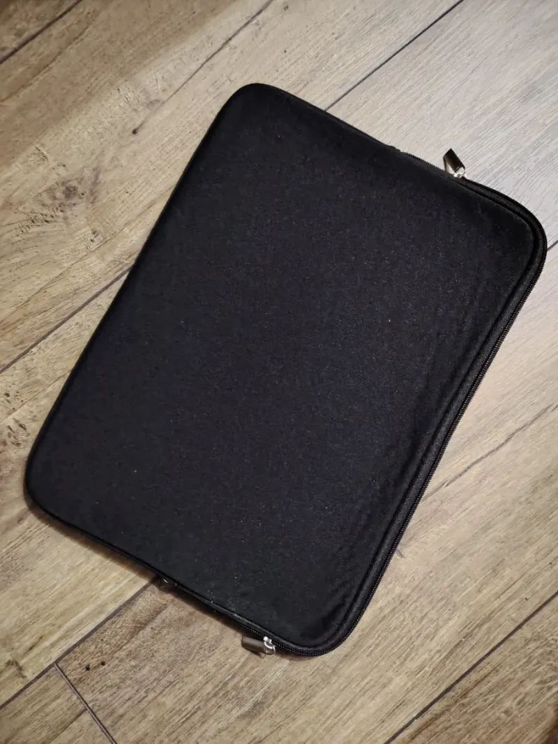 Funda para PC de hasta 16 pulgadas