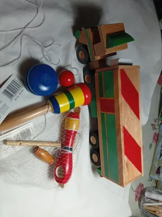 Juguetes madera artesanales camión y más