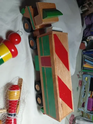 Juguetes madera artesanales camión y más