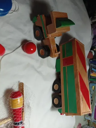 Juguetes madera artesanales camión y más
