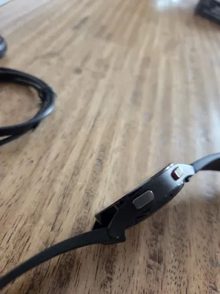 Samsung Galaxy Watch 4 (40mm) Black + Accessori