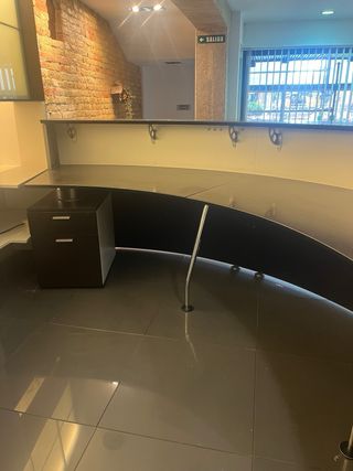 Mostrador de recepción curvo