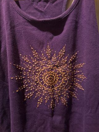 Camiseta tirantes morada