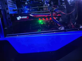 Ordenador Alienware Plata y Azul