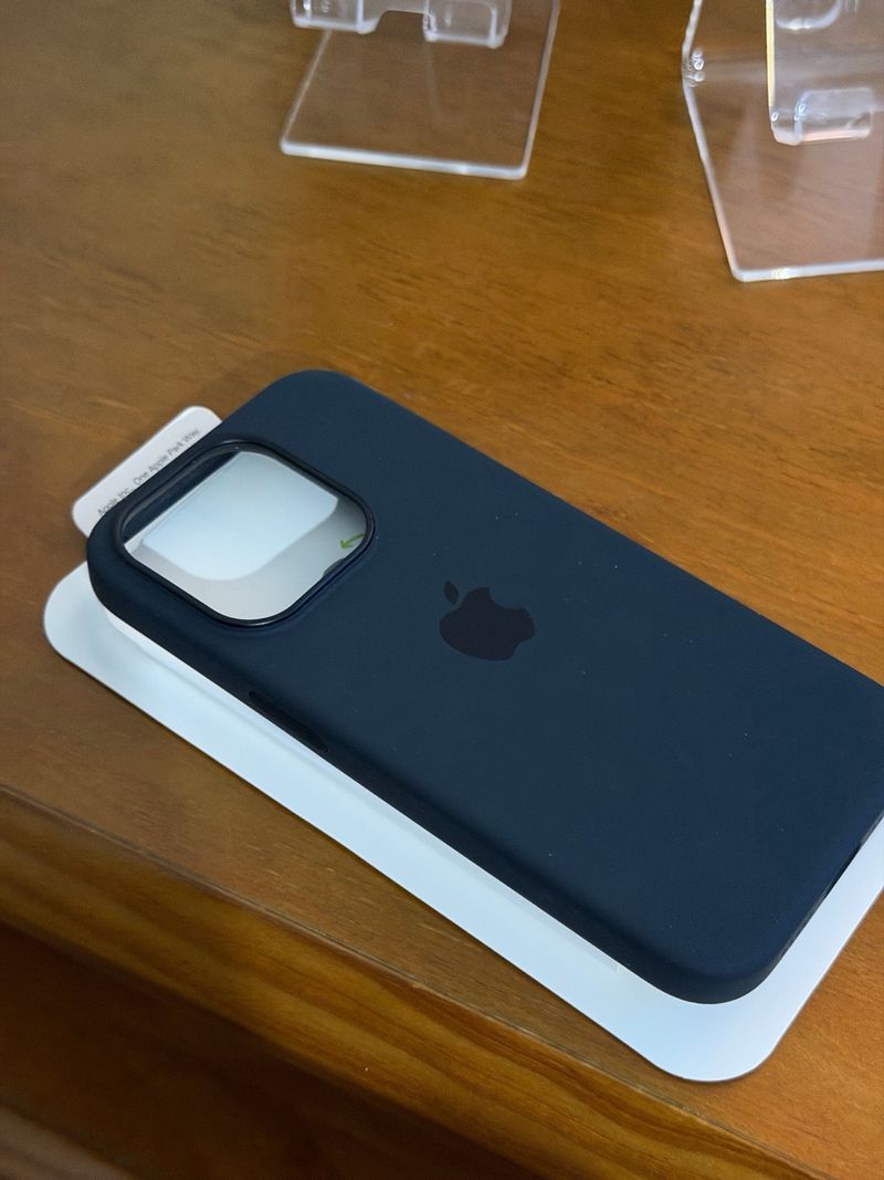Funda de silicona iPhone 15 Pro MagSafe negra afbeelding 3