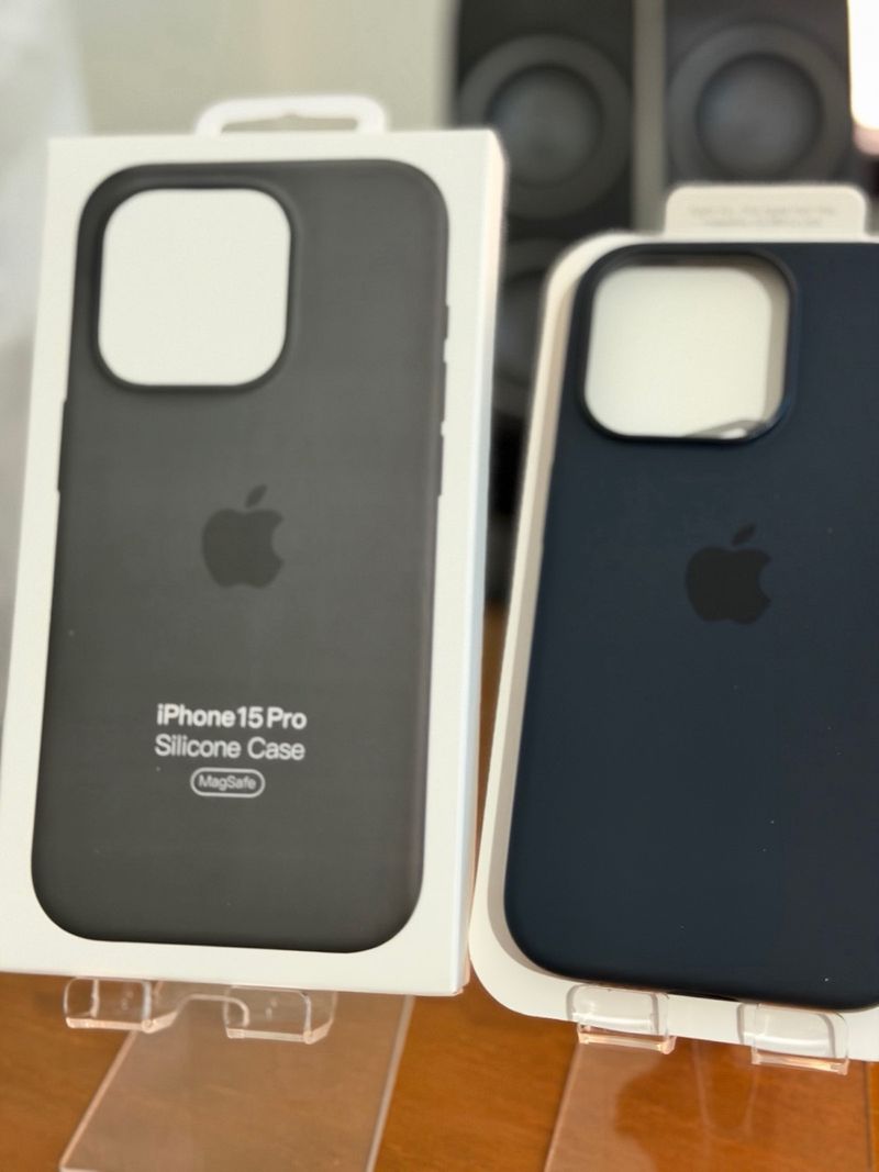 Funda de silicona iPhone 15 Pro MagSafe negra afbeelding 2
