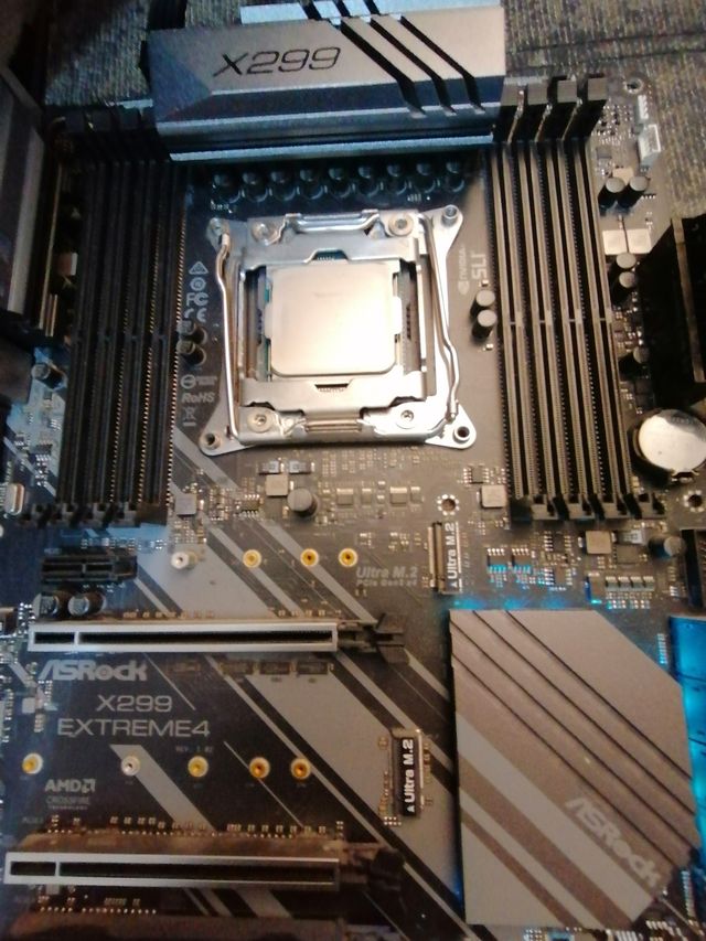 Placa Base ASRock X299 Extreme4 + Intel i9 7820X