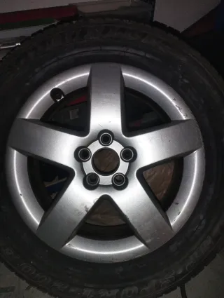 Rueda Dunlop 195/65 R15 con llanta