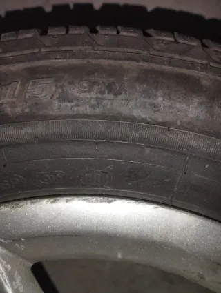 Rueda Dunlop 195/65 R15 con llanta