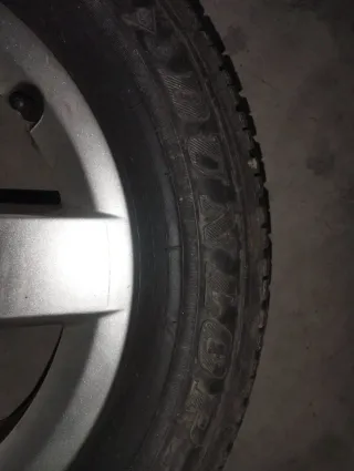 Rueda Dunlop 195/65 R15 con llanta