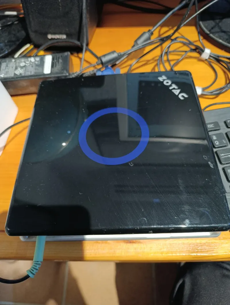 Mini PC Zotac + monitor LG + Accesorios afbeelding 2