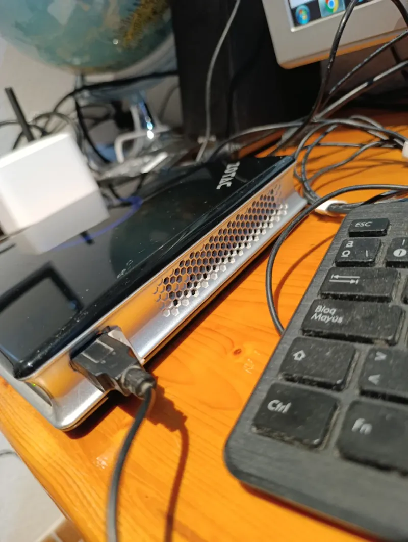 Mini PC Zotac + monitor LG + Accesorios afbeelding 4