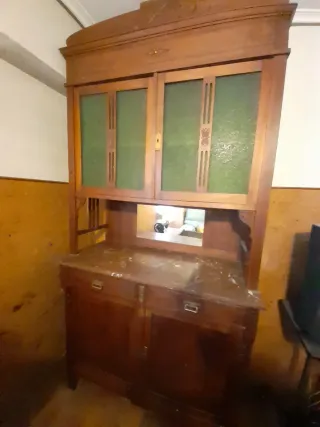 Alacena madera nogal con vitrina
