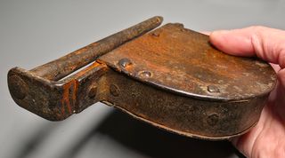 Antiguo candado forja con llave