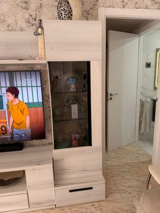 Mueble de salón, tele 65", 2mesas 6sillas