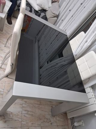 Mueble de salón, tele 65", 2mesas 6sillas