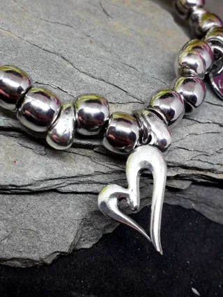 Pulsera elástica con charms