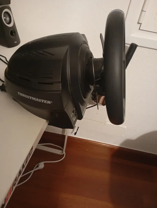 Volante T300 y Palanca TH8A Thrustmaster y pedaler