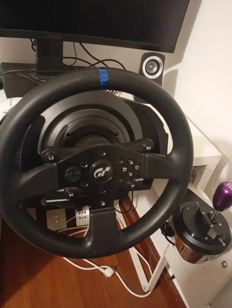 Volante T300 y Palanca TH8A Thrustmaster y pedaler afbeelding 2