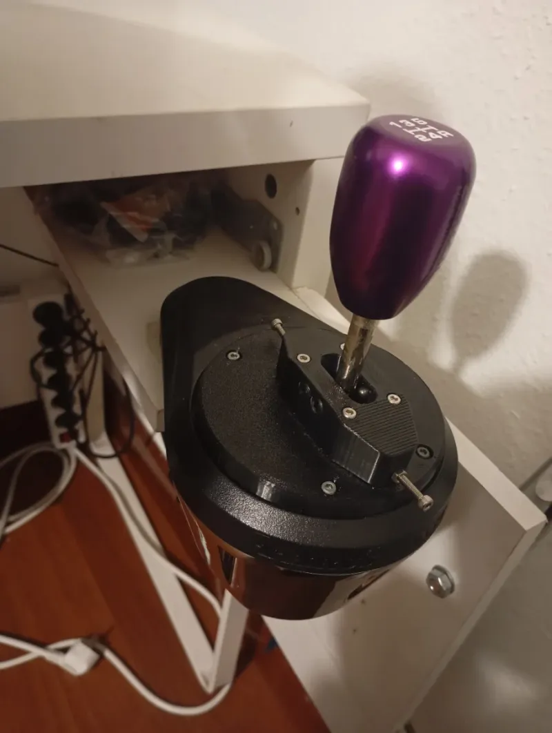 Volante T300 y Palanca TH8A Thrustmaster y pedaler afbeelding 4