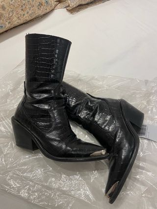 Botas piel efecto cocodrilo Zara